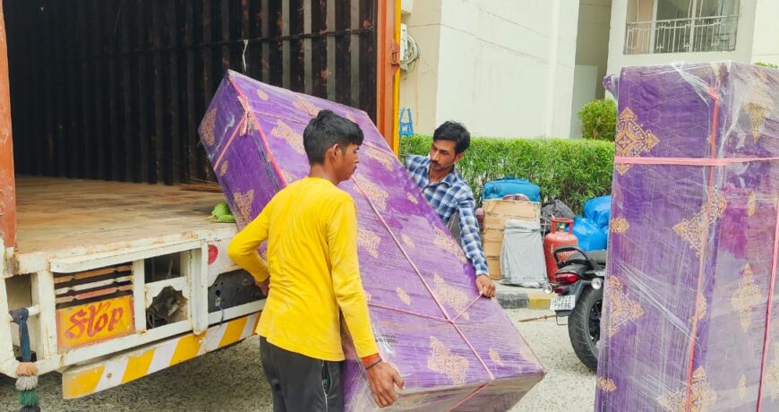 How to Choose the Right Packers and Movers? 1 packer and moves