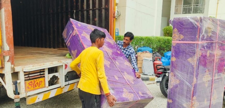 How to Choose the Right Logistics Company in India for Your Business 12 packer and mover in ghazianad